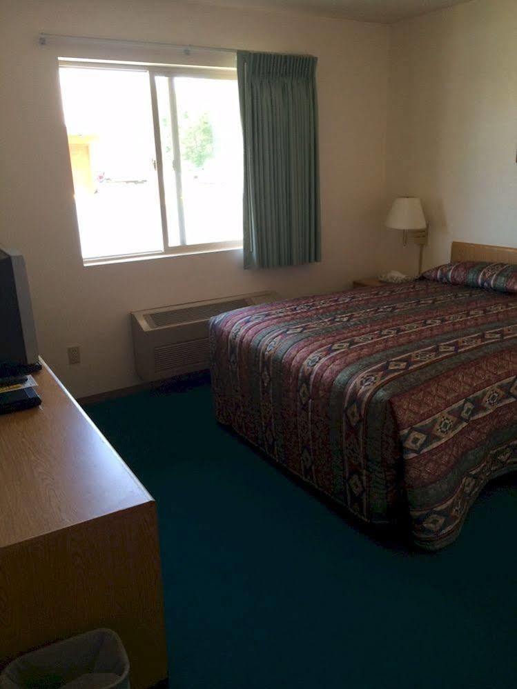 Mini Golden Inns Motel Hungry Horse Εξωτερικό φωτογραφία